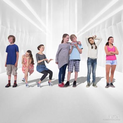 儿童小孩人物 坐姿人物 玩电脑人物丨