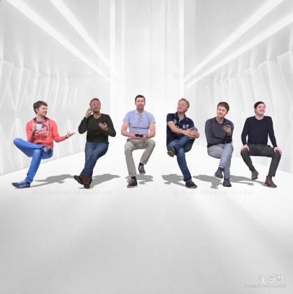 休闲坐姿人物丨